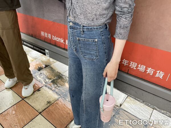 ▲▼赤裸上身站圓盤360度互拍，醫美女員工聲淚俱下控訴職場霸凌。（圖／記者鄧木卿攝）