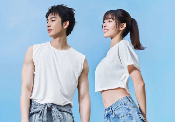▲何曼希（右）、蕭子墨（左）合體擔任品牌大使。（圖／50 PERCENT提供）