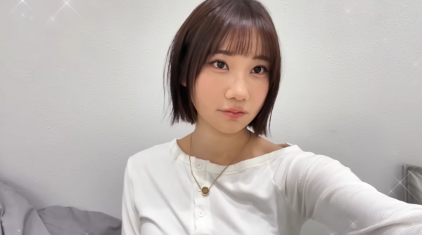 愛莉莎莎割完雙眼皮首次化妝。（圖／翻攝自YouTube、IG／愛莉莎莎Alisasa）