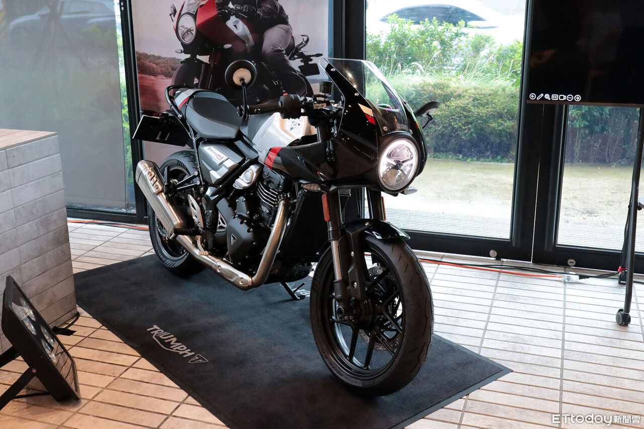 ▲20.98萬起！凱旋「黃牌400重機雙新車」開賣　泥地＆街頭賽車風超帥。（圖／記者張慶輝攝）