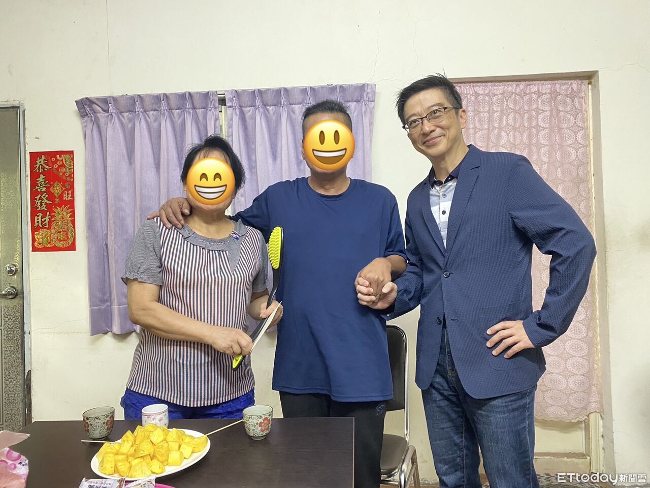 屏檢檢察長吹口琴伴奏!阿茂獻唱謝阿姊 「向日葵媽媽」洋蔥炸裂