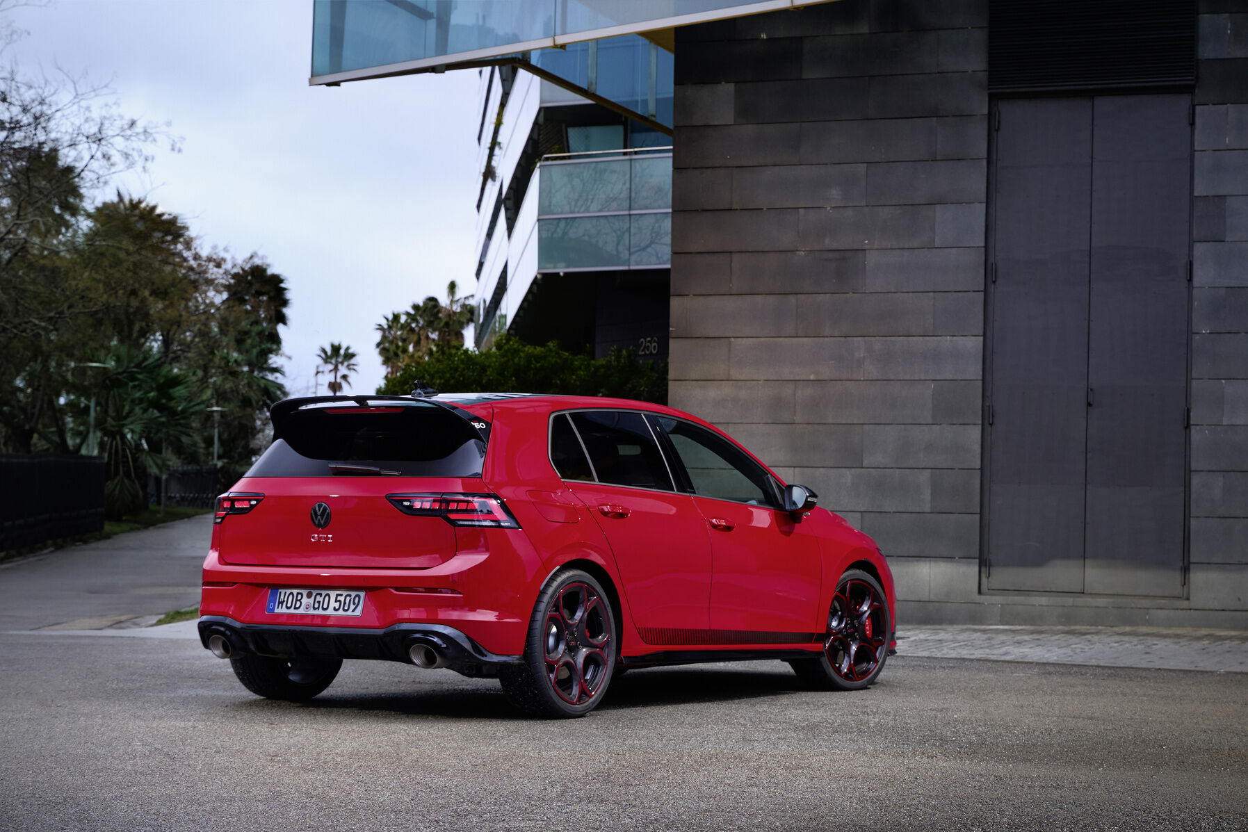 ▲台灣福斯啟動Golf GTI 50週年下訂！訂金5萬。（圖／翻攝自福斯）