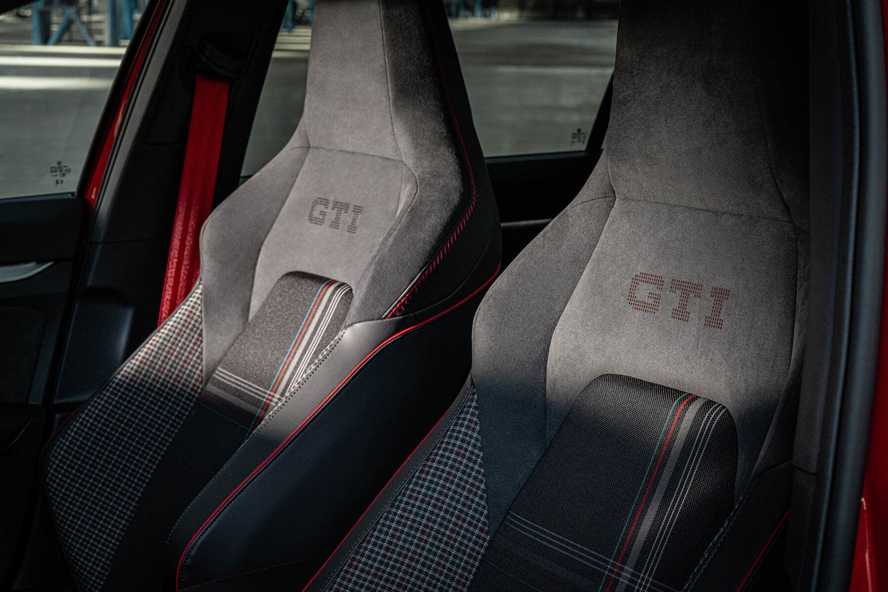 ▲台灣福斯啟動Golf GTI 50週年下訂！訂金5萬。（圖／翻攝自福斯）