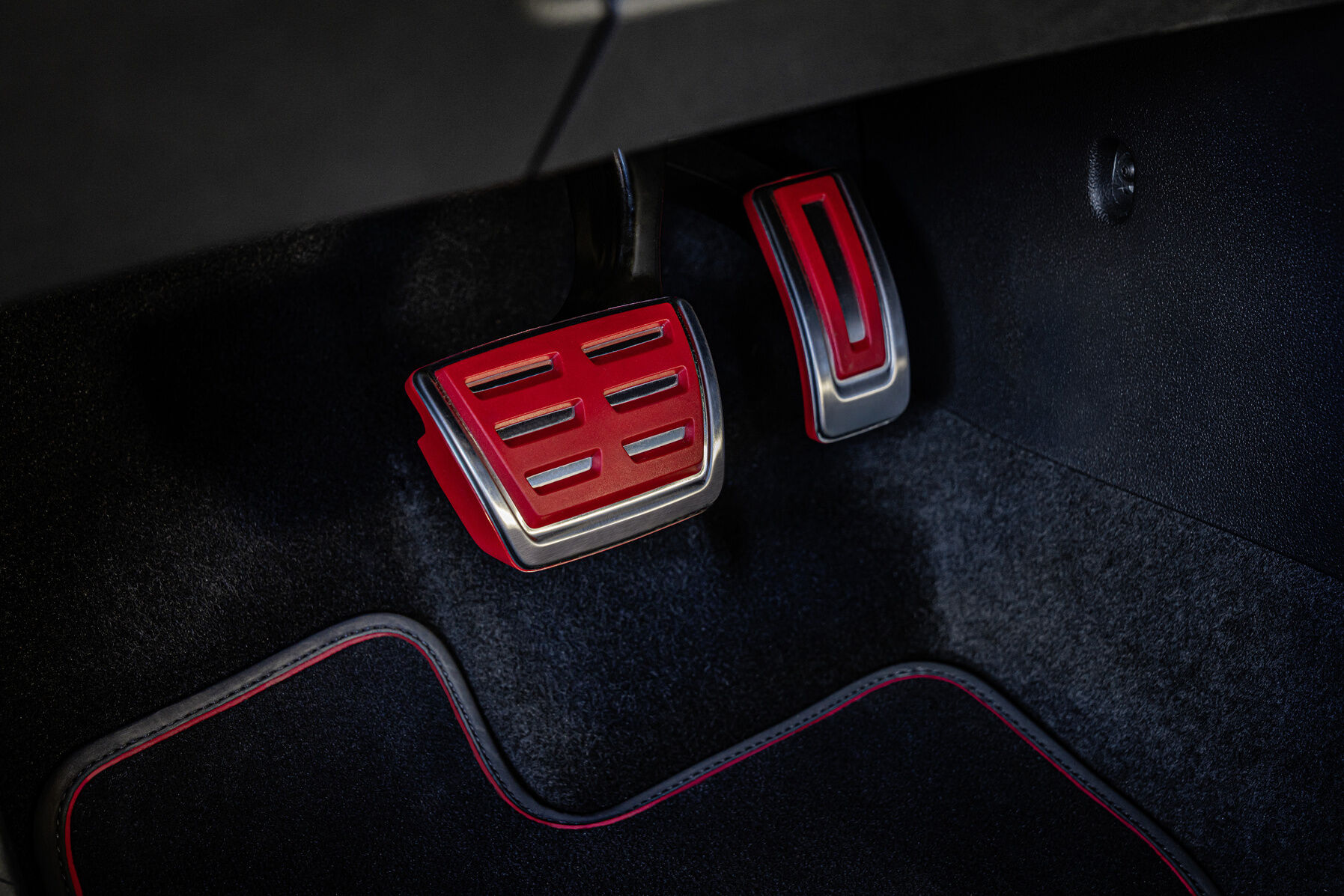 ▲台灣福斯啟動Golf GTI 50週年下訂！訂金5萬。（圖／翻攝自福斯）