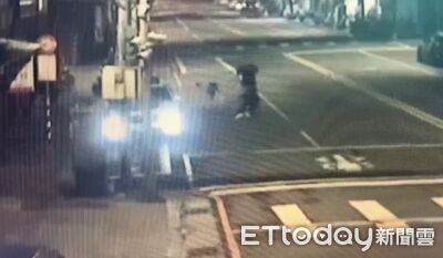 自助洗衣拿錯！新北4男當街大亂鬥　女友勸架慘跌...全進警局