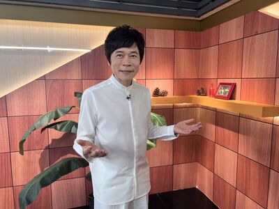 洪榮宏攝護腺肥大動刀「近況曝光」！　認昔遭黑道砍傷無麻醉縫針