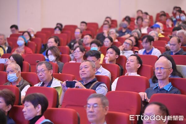 ▲▼當危機來臨時專題系列講座於花蓮縣客家文化會館演藝廳隆重登場。（圖／花蓮縣政府提供，下同）