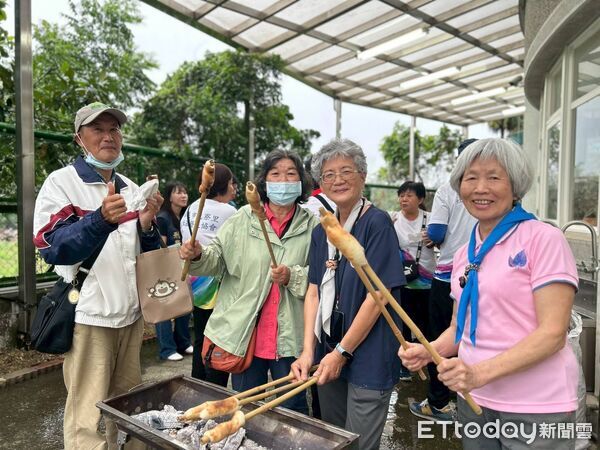 ▲▼  跨越高度看見幸福！嘉義市警局攜手玉山銀行、童軍會 邀長輩體驗「樹攀」活動提升識詐免疫力   。（圖／嘉義市政府提供）