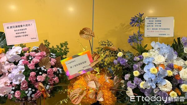 ▲ S.H.E以花籃方式「合體」。（圖／記者翁子涵攝）