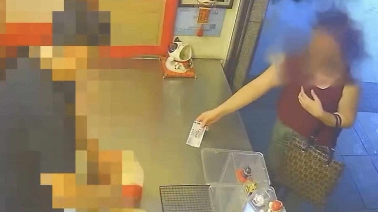 「老闆我給過錢了」騙術得逞 基隆店家公布畫面揭偷鈔手法