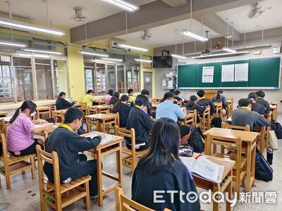 國中會考作文紙被嫌「難寫會斷水」 教育部:將提醒考試中心