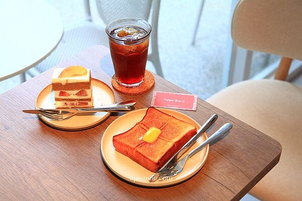 ▲▼REC COFFEE Taiwan台北敦化店。（圖／部落客UPSSMILE向上的微笑萍子 旅食設影授權提供）