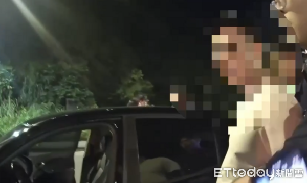 ▲▼             基隆警攔查遭侵占車輛，駕駛竟是通緝犯。（圖／記者郭世賢翻攝，下同）