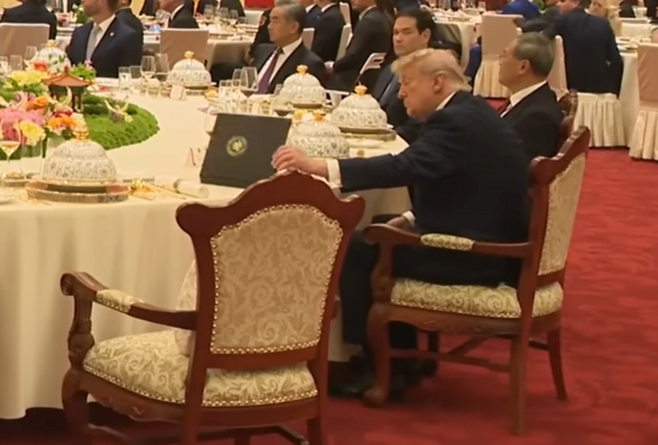 ����������͵����ϰ��ƽС������ӰƬ�贫�� ��ʵ��˽���ء� ��ͼ/������YouTube/The White House��