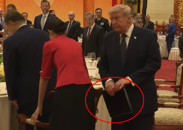 ����������͵����ϰ��ƽС������ӰƬ�贫�� ��ʵ��˽���ء� ��ͼ/������YouTube/The White House��
