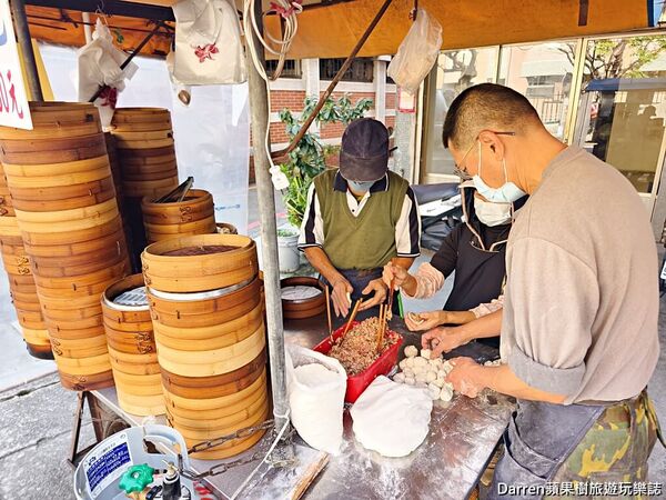 三重在地客才懂吃！小籠包攤車飄香超過半世紀　每顆都是手工現做