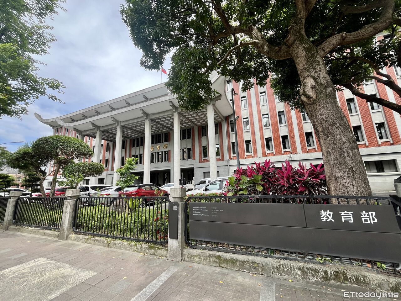 組專案小組赴高雄了解教師墜樓案 教育部:督促釐清過程
