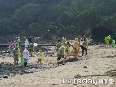 守護海洋不落人後　綠島淨灘行動清除210公斤廢棄物