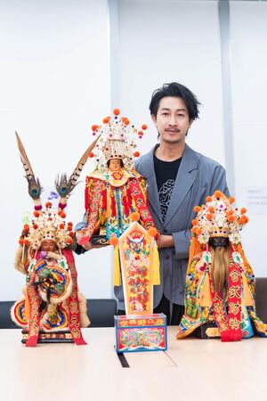 ▲《農曆三月二十三》主要卡司左起吳政勳、方琦、陳明真、楊子儀、邱凱偉，神界超強卡司 媽祖、三太子、武財神齊聚。（圖／壹捌玖伍電影公司）