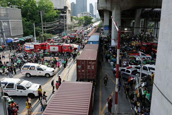 ▲泰國曼谷發生重大車禍事故。（圖／路透）