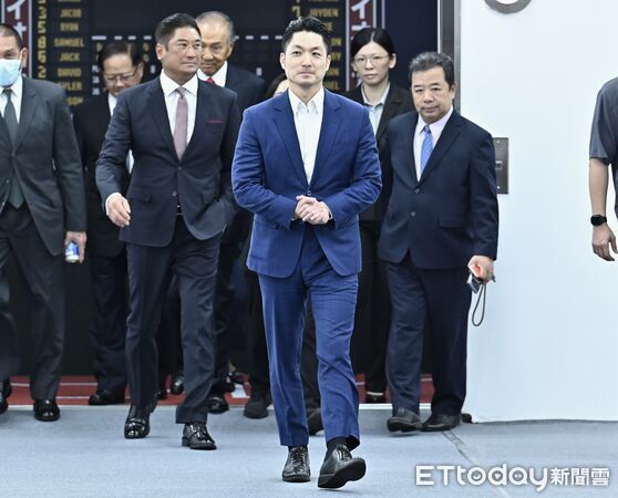 ▲▼蔣萬安出席「中信60甲子緣」棒球特展揭幕記者會。（圖／記者李毓康攝）