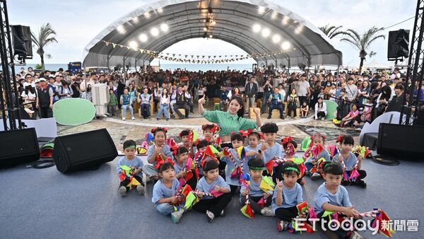 ▲▼「2026花蓮夏日好瓜－城市降溫計畫」16日在太平洋南濱公園熱鬧登場，以花蓮盛產的大西瓜為主角。（圖／花蓮縣政府提供，下同）