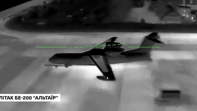 俯衝第一視角! 烏軍無人機炸毀「造價12億」俄軍別-200