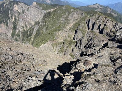 快訊/女山友獨攀雪山失聯17天「遺體尋獲了」! 卡百米深處峭壁
