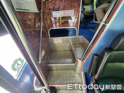 北市公車運將「沒等站穩就起步」!9旬翁階梯處慘摔 命危搶救中