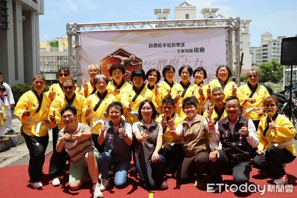▲▼   青年返鄉帶動樂齡新風潮 鹿草重寮「功夫幫」用跆拳道活出健康人生   。（圖／記者翁伊森翻攝）