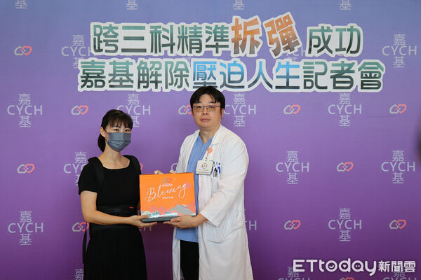 ▲▼   跨三科精準「拆彈」成功 嘉基12小時高難度手術 助神經纖維瘤患者重拾無痛人生  。（圖／嘉義基督教醫院提供）