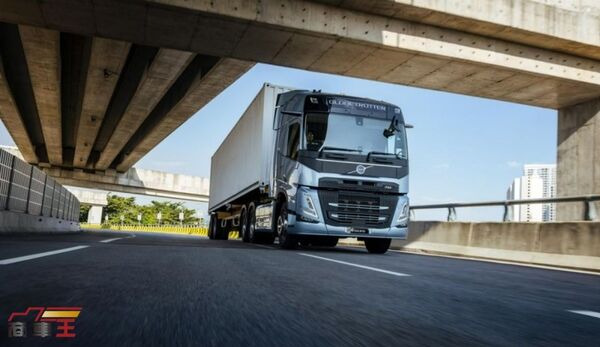 Volvo Trucks 發表全新引擎平台與電動動力系統，加速邁向 2040 年碳中和目標