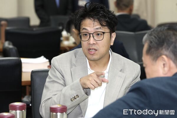 ▲▼ 沈伯洋立法院受訪 。（圖／記者劉耿豪攝）
