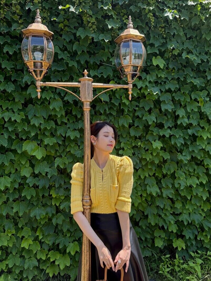 《21世紀大君夫人》IU霸氣倒追邊佑錫收視叫好，五大造型單品跟著引話題！
