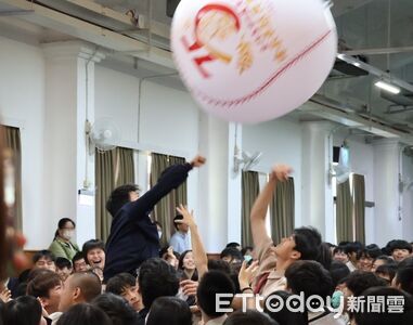 國立金門高中75週年校慶登場 18位傑出校友受表揚