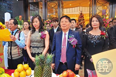 金錢豹袁昶平如台中土皇帝　他遭毆報警竟接「神祕電話」