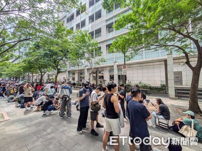 近600人搶吃In-N-Out漢堡
