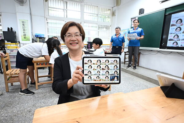 ▲彰化縣政府推行國中小人人有平板電腦。（圖／彰化縣政府提供）