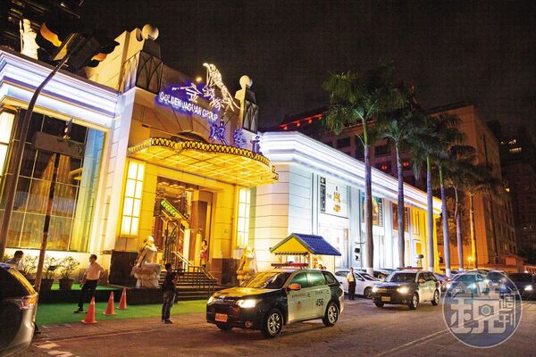 袁昶平35年前創立金錢豹酒店，意外成為台中地標之一。