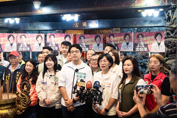 ▲▼民進黨台北市長參選人沈伯洋、新北市長參選人蘇巧慧首度合體拜票。（圖／蘇巧慧辦公室提供）