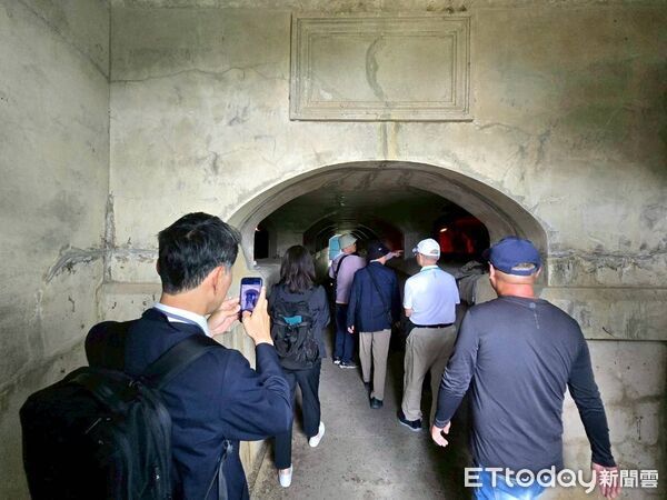 ▲日本京都市上下水道管理局局長吉川雅則一行人來訪台南，與市府團隊交流水利設施管理及城市治理經驗。（記者林東良翻攝，下同）