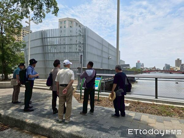 ▲日本京都市上下水道管理局局長吉川雅則一行人來訪台南，與市府團隊交流水利設施管理及城市治理經驗。（記者林東良翻攝，下同）