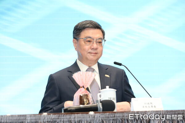 ▲▼卓榮泰、鄭麗君、張淳涵出席行政院520記者會   。（圖／記者劉耿豪攝）