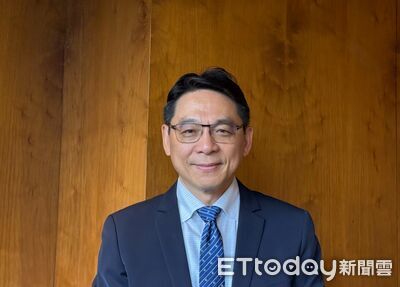 白內障商機爆發!科明飛秒設備市占逾5成 高階水晶體拚搶攻市場