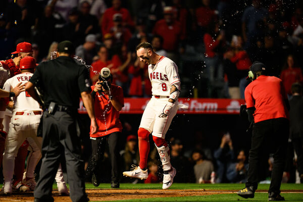 ▲內托（Zach Neto）9局下轟出再見2分砲，率天使戲劇性逆轉勝。（圖／達志影像／美聯社）