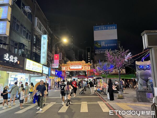 ▲▼        饒河夜市     。（圖／記者項瀚攝）