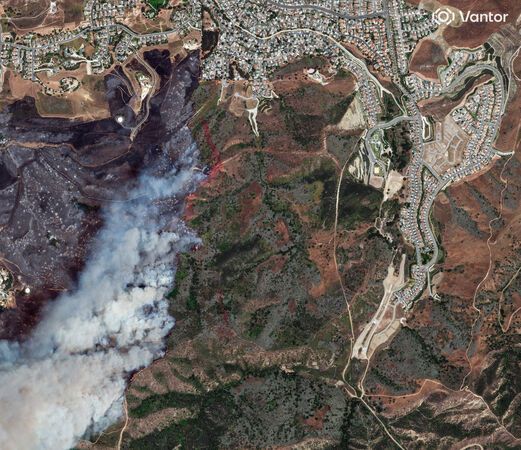 ▲▼  美國加州洛杉磯近郊18日爆發「珊迪野火」（Sandy Fire）。（圖／路透）