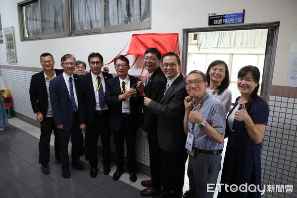 ▲嘉南藥理大學成立南部唯一「幼老共學南區人才培育中心」，19日在嘉藥幼保大樓舉行揭牌典禮。（記者林東良翻攝，下同）