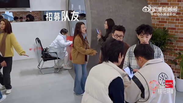 ▲▼方媛搭話陸劇女神「沒人理」尷尬站原地。（圖／翻攝自微博）