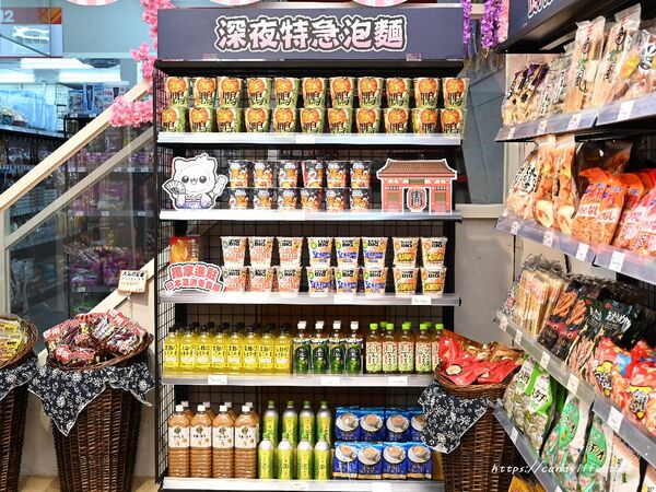 ▲▼菓樂町日本零食專賣中聯北屯總站店。（圖／糖糖`s 享食生活授權提供）